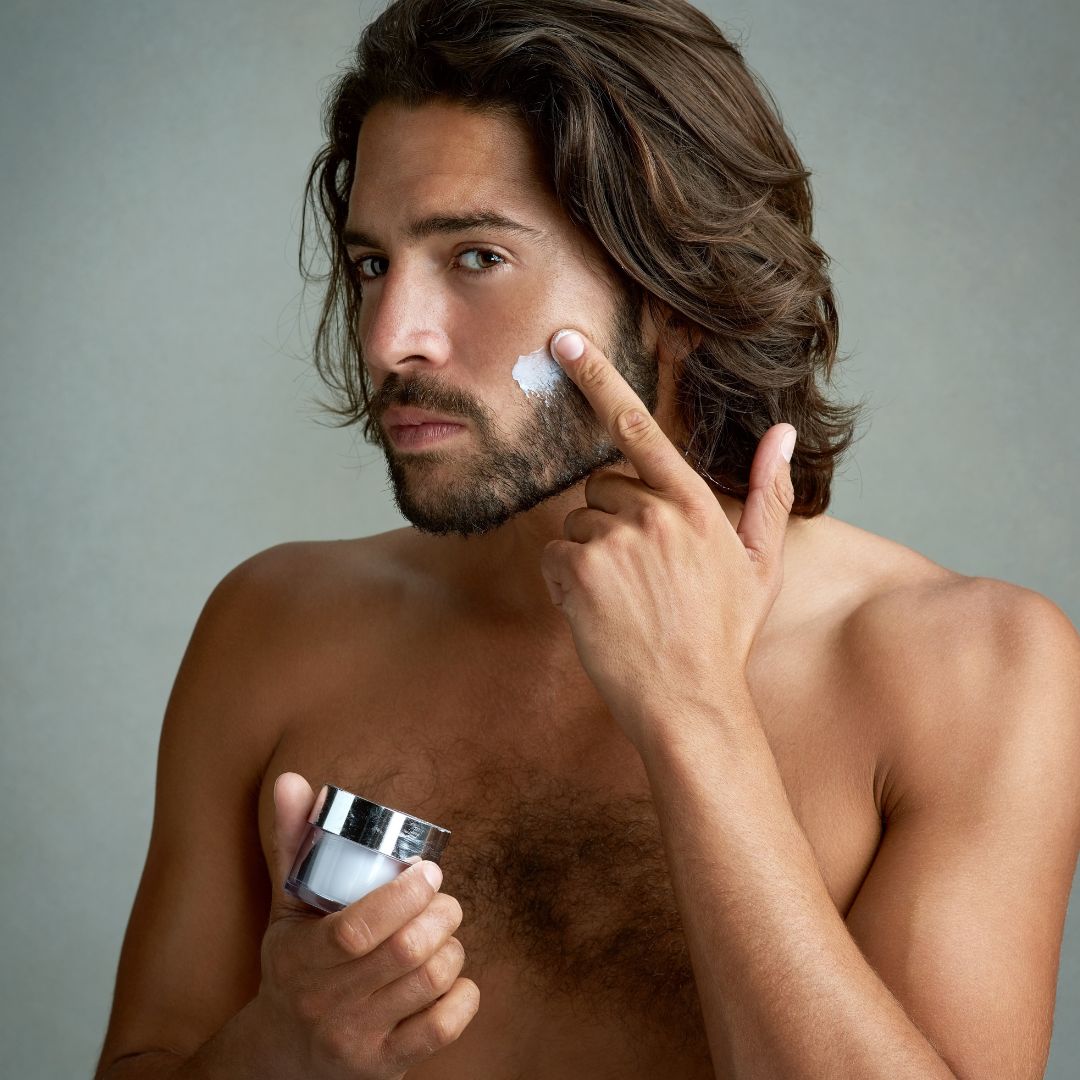 Cuidado facial masculino esencial
